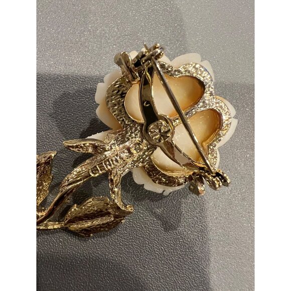 Vintage Set of Gerry’s Gold Tone Celluloid‎ Pink & White Rose Pins With Box - Picture 4 of 6